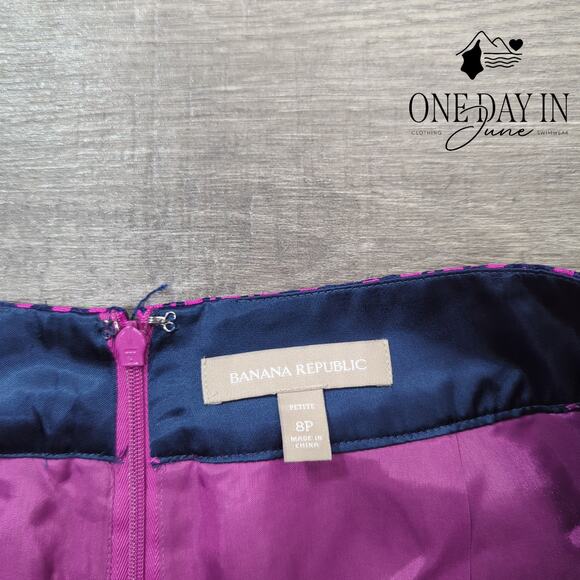 Banana Republic Petite Pencil Skirt Size 8P - Picture 2 of 5